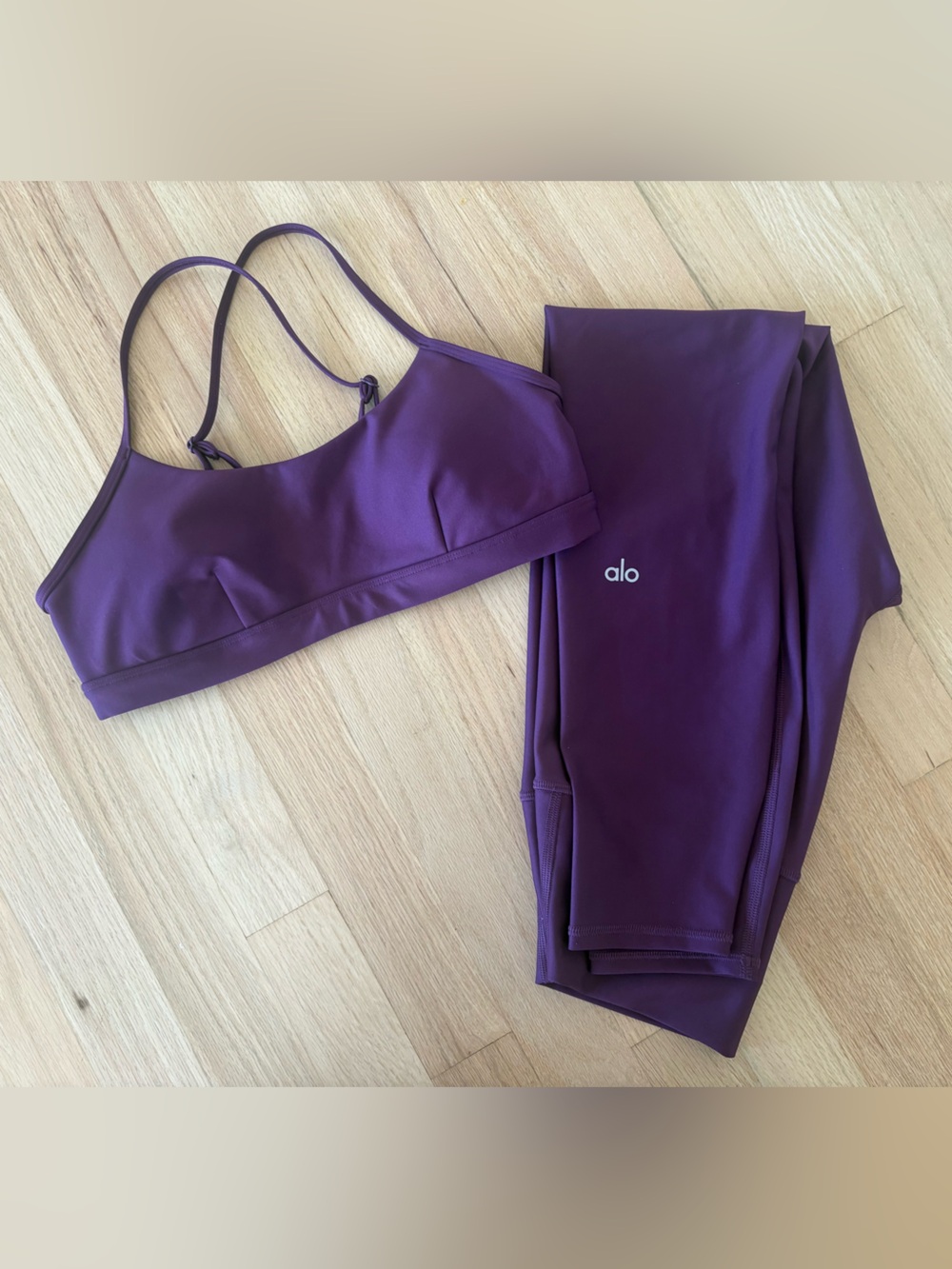 Alo Yoga Plum Airlift Set
